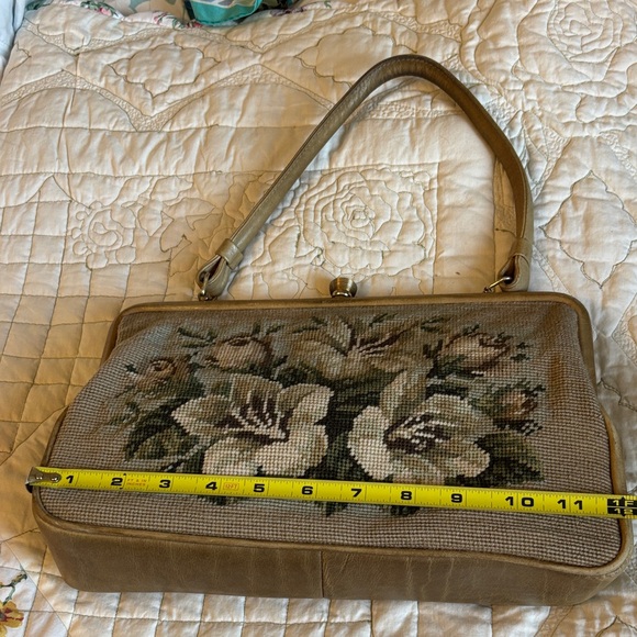 Vintage Floral Needlepoint Lilies Taupe Handbag - Picture 8 of 13